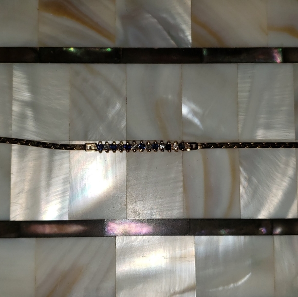 14k gold diamond and sapphire bracelet 7in long - Picture 5 of 7